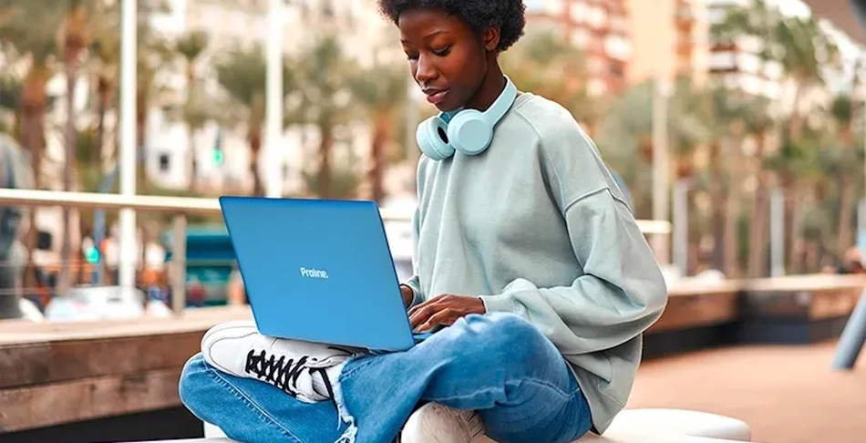 The Proline Thinline V14 is a powerful and versatile laptop featuring an AMD Ryzen 7 5700U processor, 16GB RAM, and 1TB NVMe SSD.
